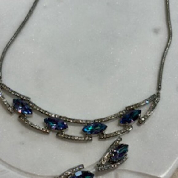 Vintage Esha Randel Silver-toned Necklace and Earrings(with box) - Picture 4 of 6